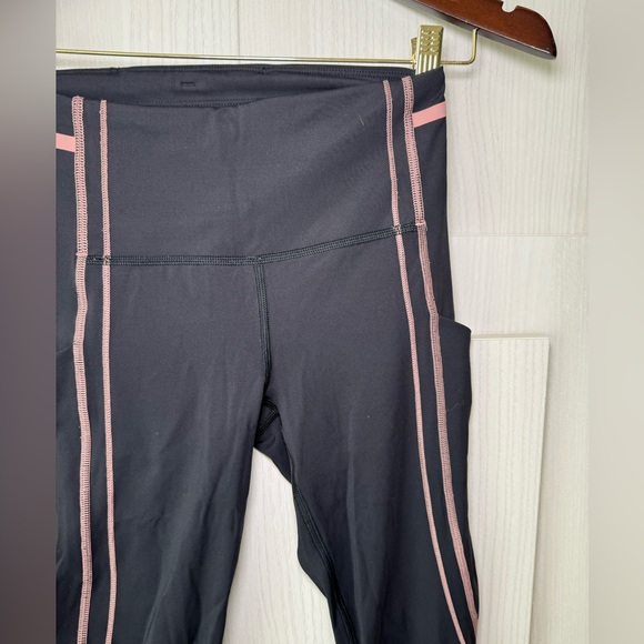 Athleta 7/8 stash tights - Picture 7 of 7